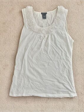 Ann Taylor 100% Cotton White Fabric Rose Embellished Scoop Neck Tank S